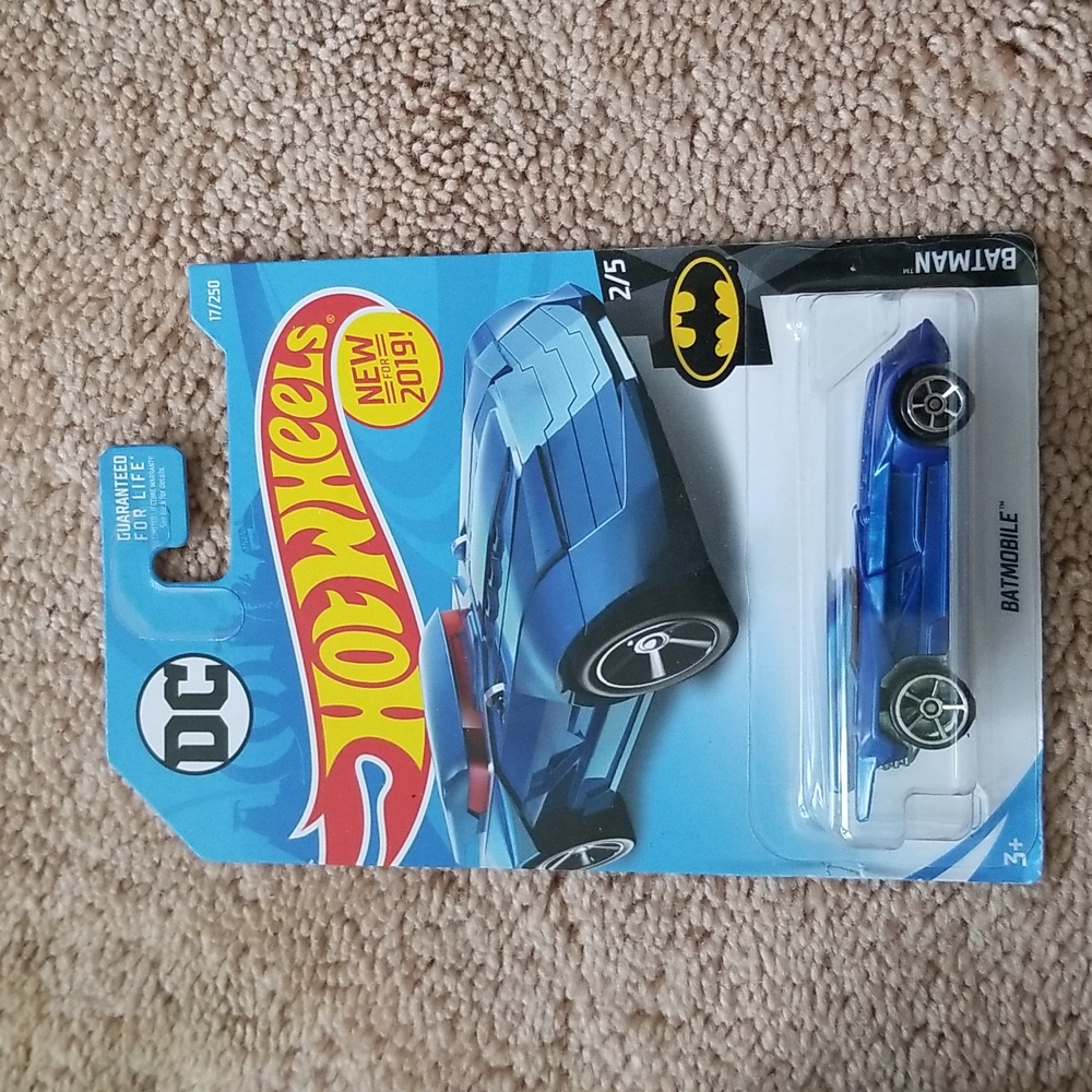 Children's collectable mechanix hotwheel gloves and car